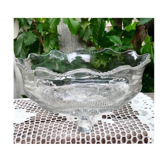 Vintage Crystal Glass Bowl/Fruit Bowl/Serving Bowl - Picture 1 of 8